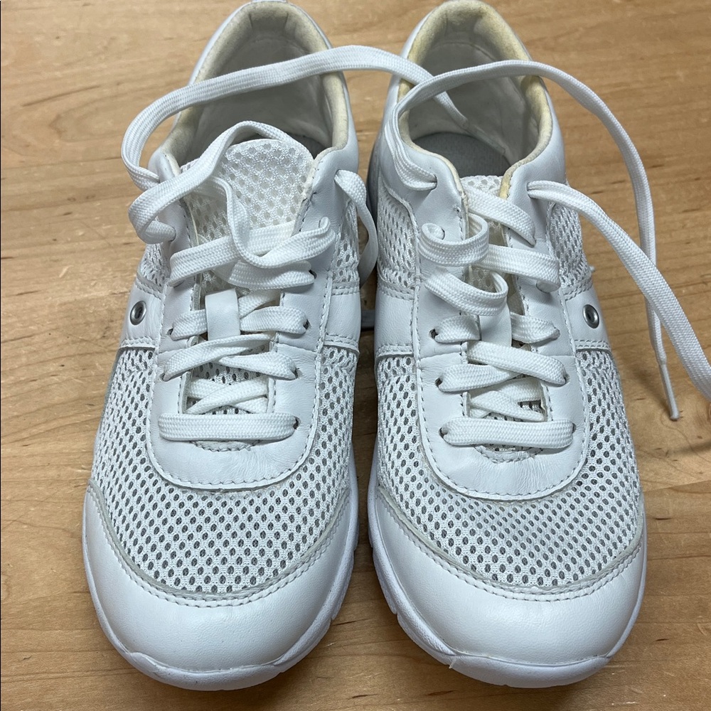 Easy Spirit White Mesh Lace-Up Sneakers
